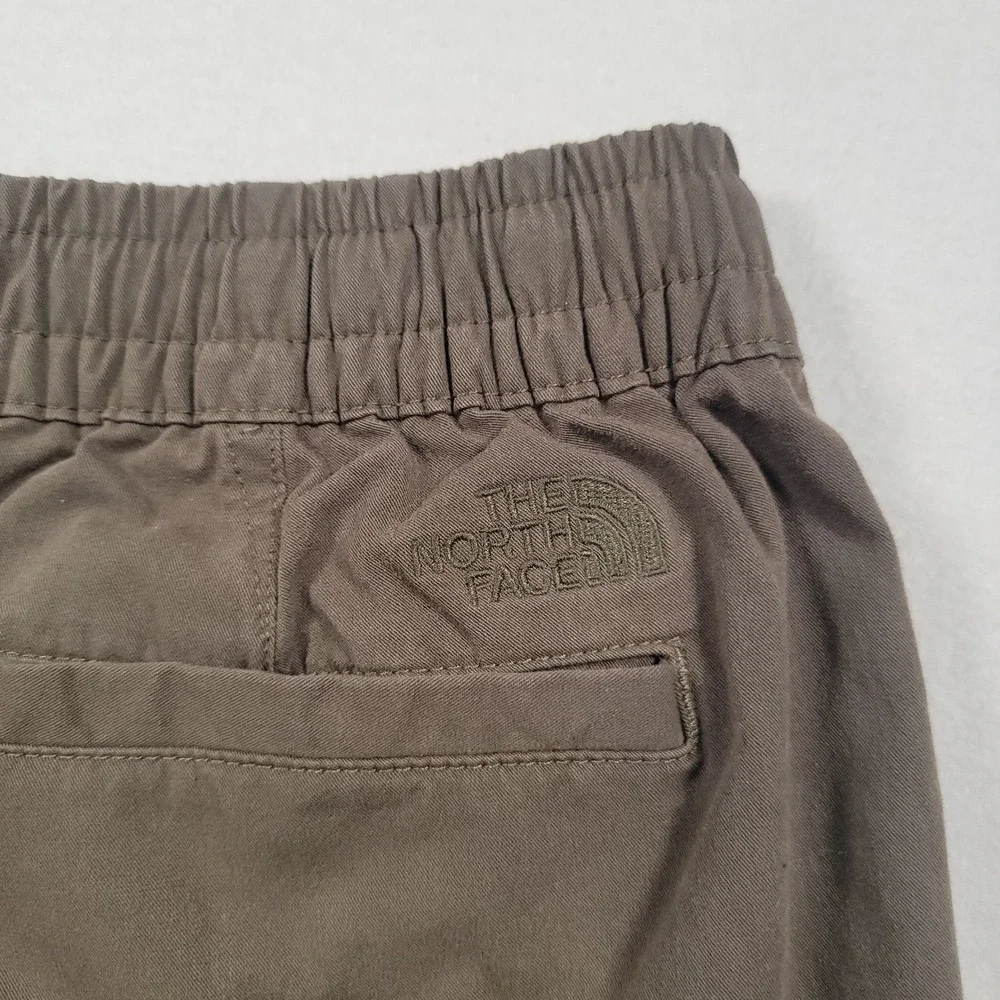 The North Face Men Field Utility‎ Shorts Medium Brown 6